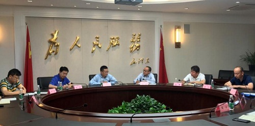 王清远校长与人居公司商讨学校新校区建设工作-1.jpg