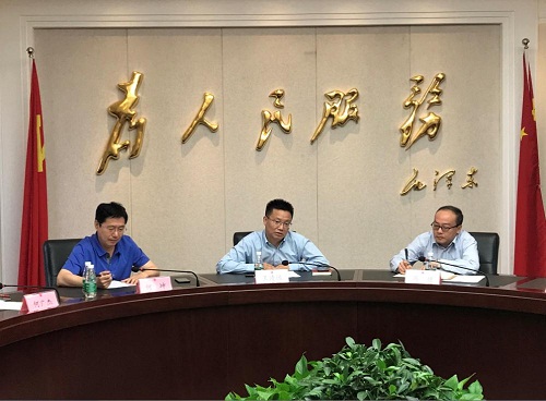 王清远校长与人居公司商讨学校新校区建设工作-2.jpg