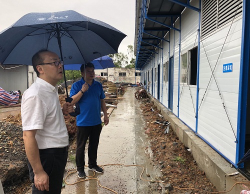 冯炼副校长视察东盟艺术学院起步区改造项目.jpg