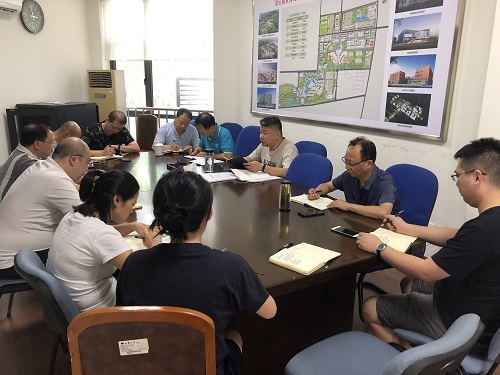 基建处传达学习学校党委理论学习中心组学习会会议精神.jpg