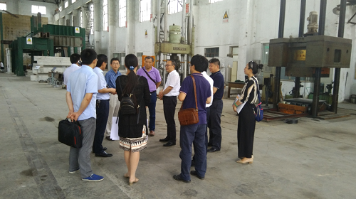 冯校调研结构实验室建设2.png